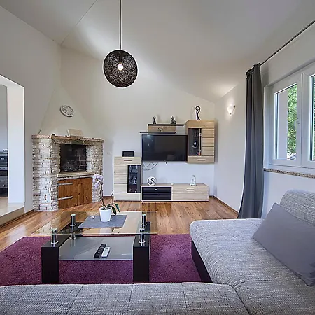 House Tamara In Natural Environment Vakantiehuis *